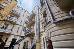 Zborovská - dvorní fasáda