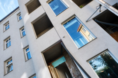 Novovysočanská - samostatná ŽB přístavba objektu včetně výtahové šachty