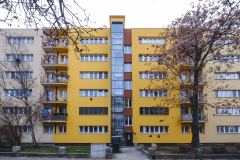 U městských domů