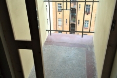 Holandská - prostup šachty původními balkony